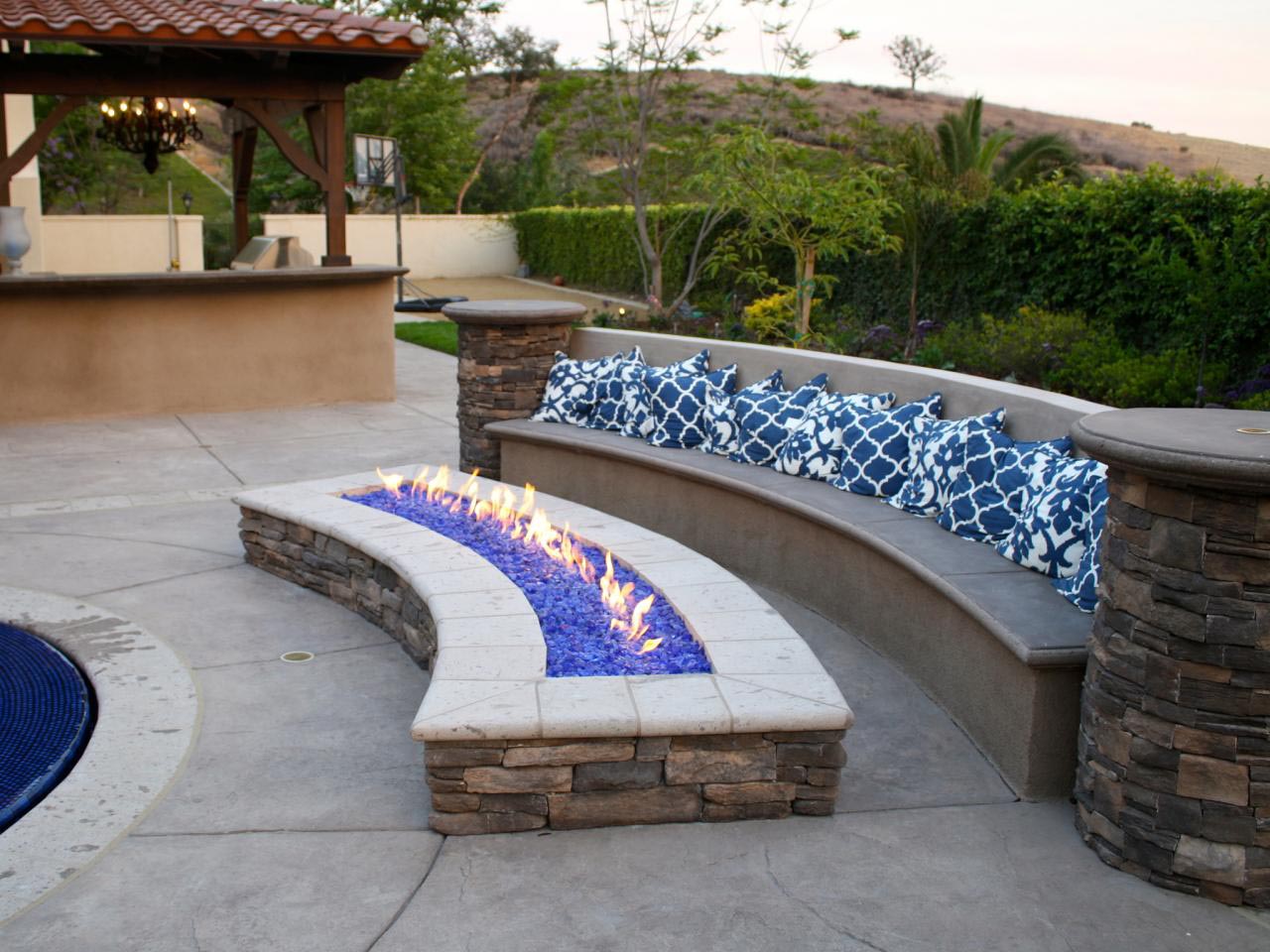 11 Super Cool Cozy Fire Pits Ideas To, Outdoor Fire Pit With Glass Rocks